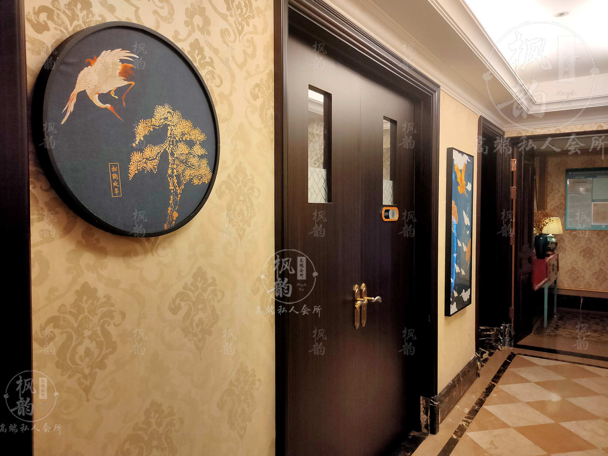 国色天乡私人洗浴水汇，靠诚信迎顾客
